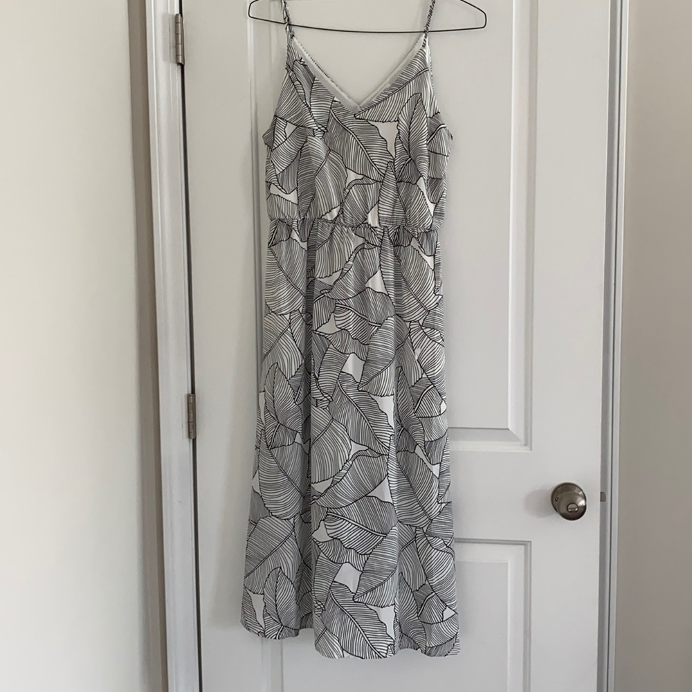 Size Medium Mid Dress
